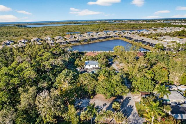 2596 Holly AVE, Naples, FL 34112