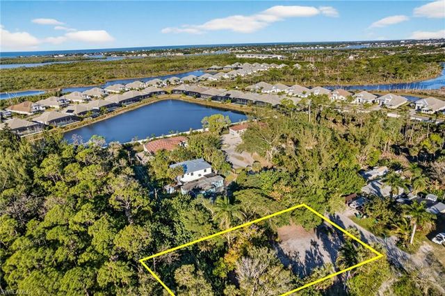 2596 Holly AVE, Naples, FL 34112