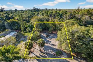 2596 Holly AVE, Naples, FL 34112