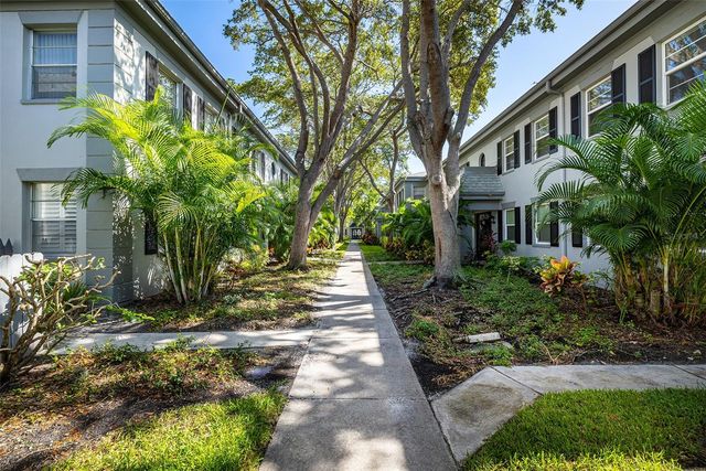 6950 AVENUE DES PALAIS 2A, South Pasadena, FL 33707