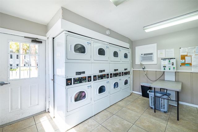 6950 AVENUE DES PALAIS 2A, South Pasadena, FL 33707