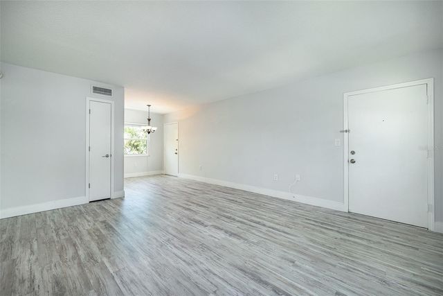 6950 AVENUE DES PALAIS 2A, South Pasadena, FL 33707