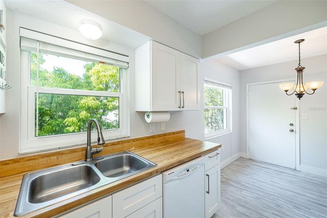 6950 AVENUE DES PALAIS 2A, South Pasadena, FL 33707