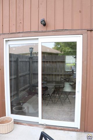 5440 SW 12th Ter Apt 2, Topeka, KS 66604