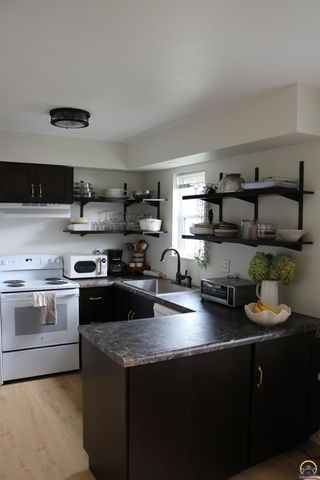 5440 SW 12th Ter Apt 2, Topeka, KS 66604