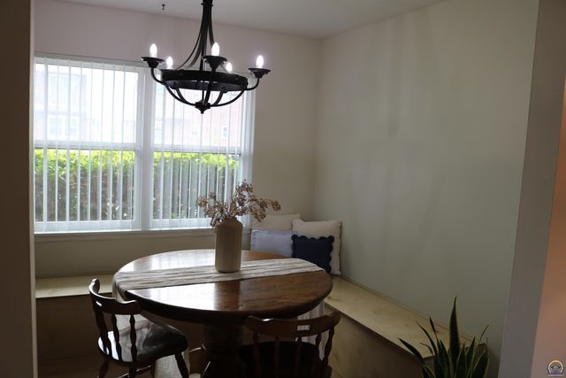 5440 SW 12th Ter Apt 2, Topeka, KS 66604