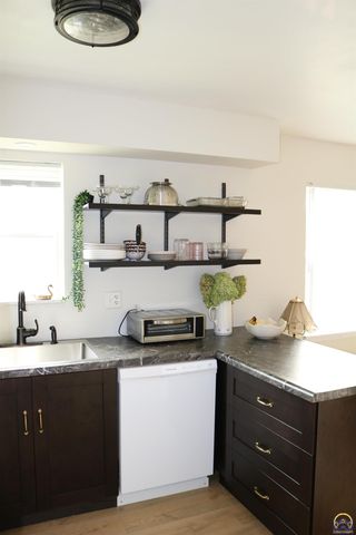 5440 SW 12th Ter Apt 2, Topeka, KS 66604