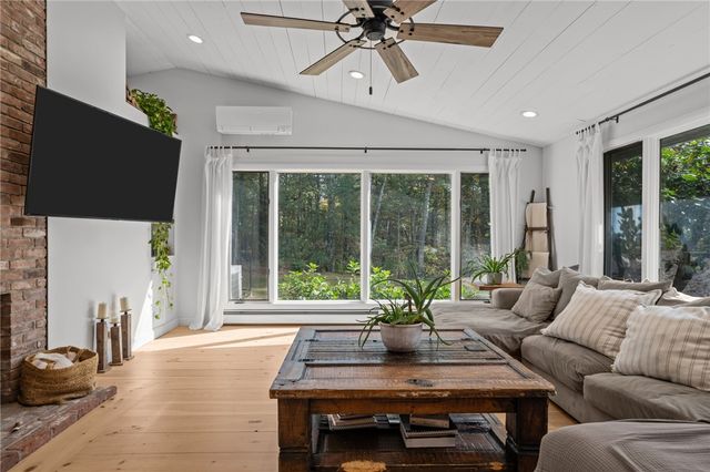 33 Slavin Path, Glocester, RI 02814