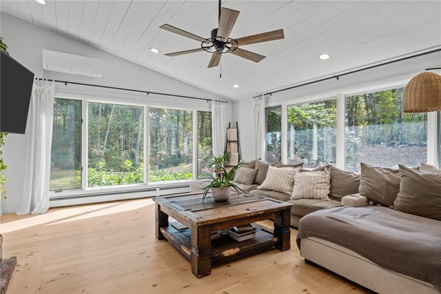 33 Slavin Path, Glocester, RI 02814