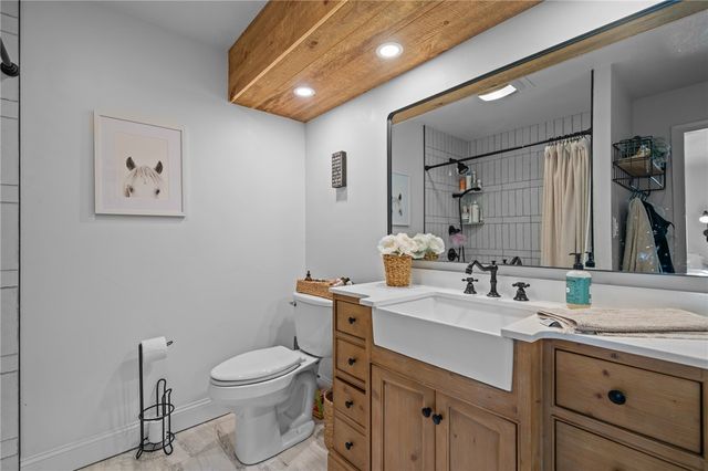 33 Slavin Path, Glocester, RI 02814