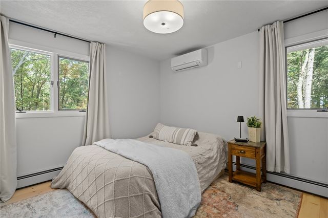 33 Slavin Path, Glocester, RI 02814