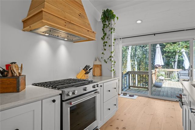 33 Slavin Path, Glocester, RI 02814