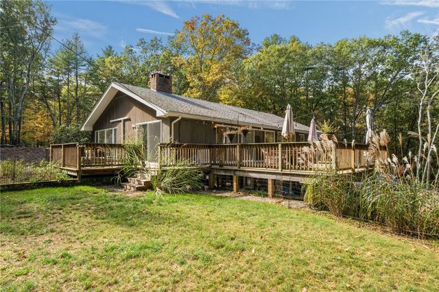 33 Slavin Path, Glocester, RI 02814