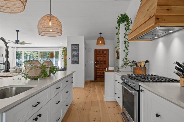 33 Slavin Path, Glocester, RI 02814