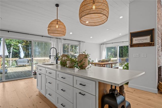 33 Slavin Path, Glocester, RI 02814