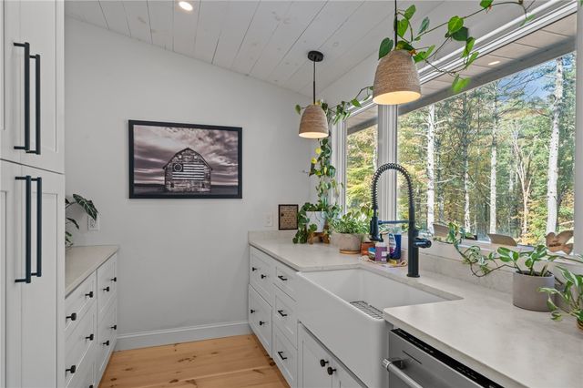 33 Slavin Path, Glocester, RI 02814