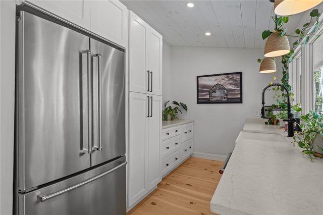 33 Slavin Path, Glocester, RI 02814