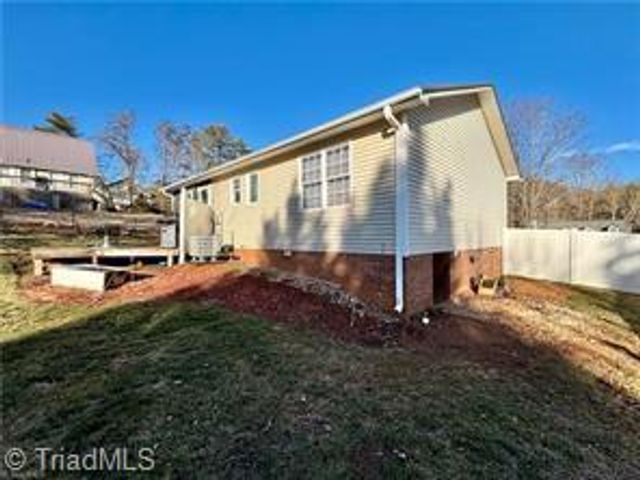 144 Strawberry Lane, Mount Airy, NC 27030