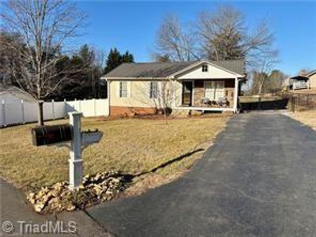 144 Strawberry Lane, Mount Airy, NC 27030