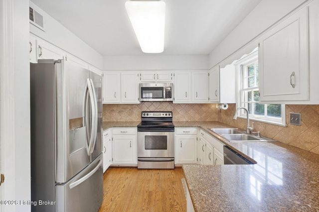 2324 Thornhill Rd, Louisville, KY 40222