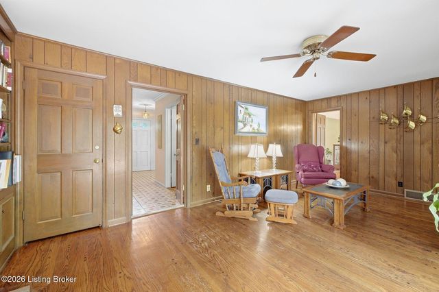 2324 Thornhill Rd, Louisville, KY 40222
