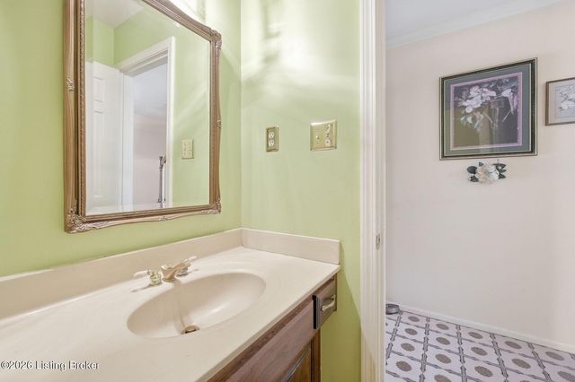 2324 Thornhill Rd, Louisville, KY 40222