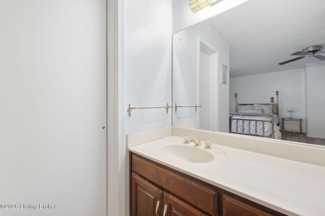 2324 Thornhill Rd, Louisville, KY 40222
