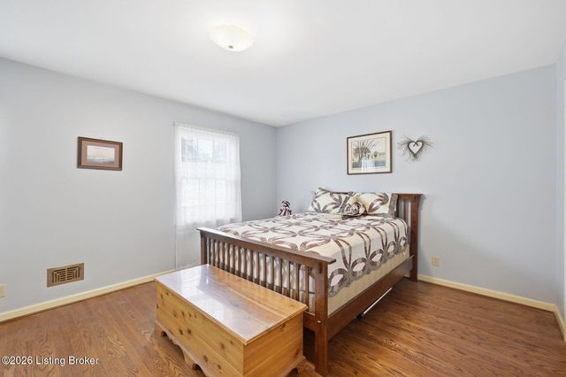 2324 Thornhill Rd, Louisville, KY 40222