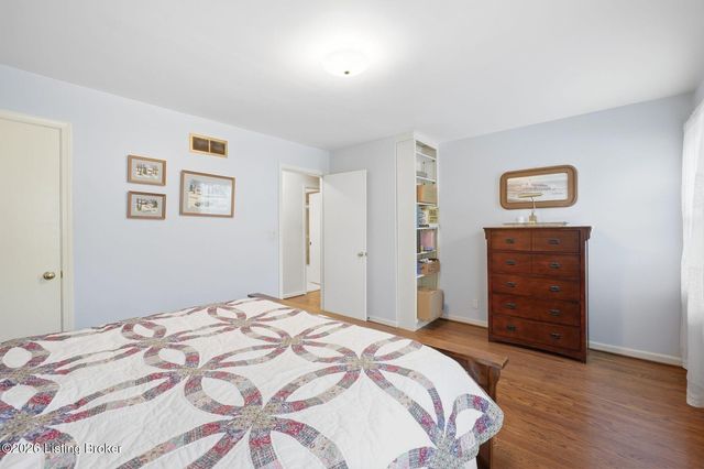 2324 Thornhill Rd, Louisville, KY 40222