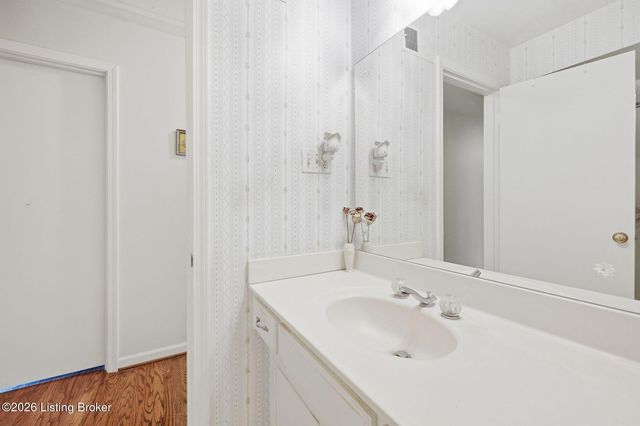 2324 Thornhill Rd, Louisville, KY 40222
