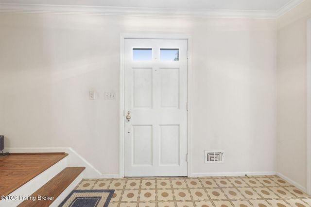 2324 Thornhill Rd, Louisville, KY 40222