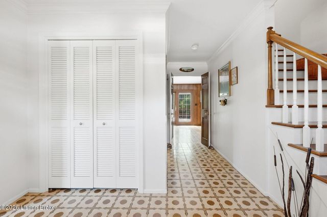 2324 Thornhill Rd, Louisville, KY 40222