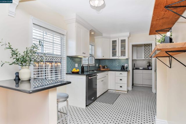 3162 Salvio St, Concord, CA 94519