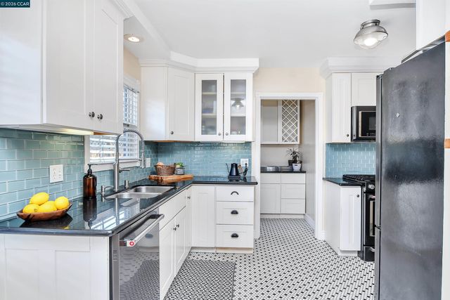 3162 Salvio St, Concord, CA 94519