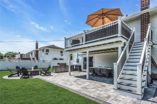 15 Lois Lane, Old Bethpage, NY 11804