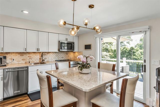 15 Lois Lane, Old Bethpage, NY 11804