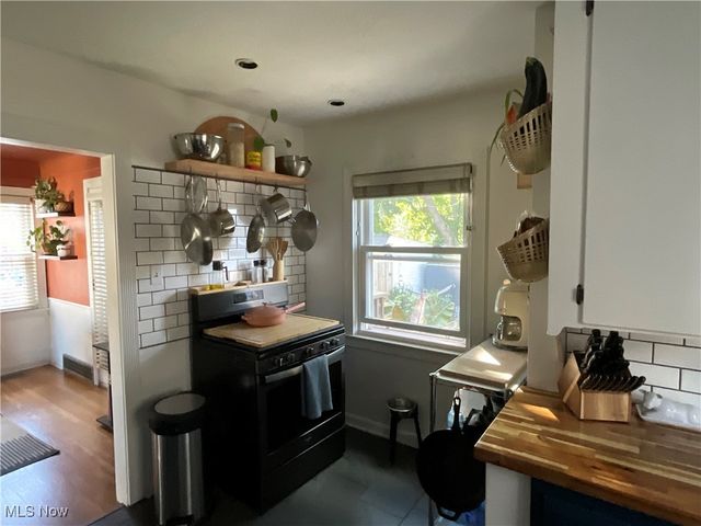 4334 W 60th Street, Cleveland, OH 44144