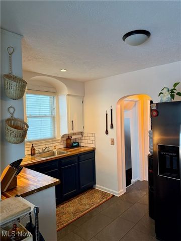 4334 W 60th Street, Cleveland, OH 44144