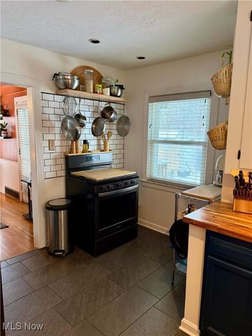 4334 W 60th Street, Cleveland, OH 44144