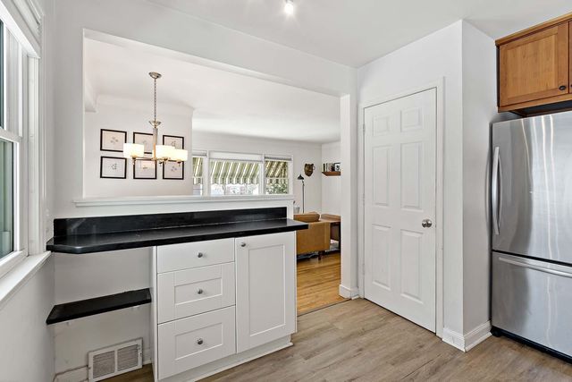 1879 Montreal Avenue, Saint Paul, MN 55116