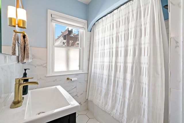 1879 Montreal Avenue, Saint Paul, MN 55116