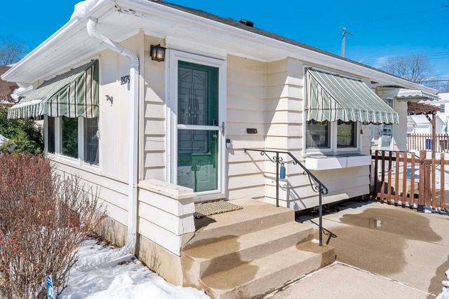 1879 Montreal Avenue, Saint Paul, MN 55116