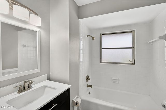 536 Pangola DR, North Fort Myers, FL 33903