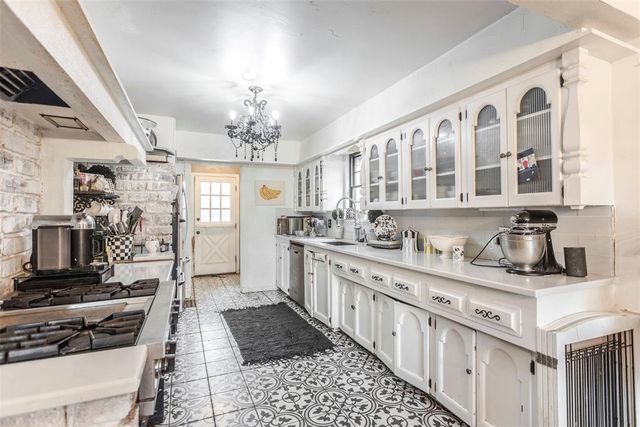 6101 N Barnes Avenue, Oklahoma City, OK 73112