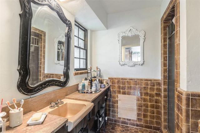 6101 N Barnes Avenue, Oklahoma City, OK 73112