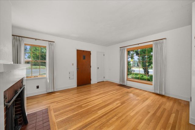 3528 W Glass Ave, Spokane, WA 99205