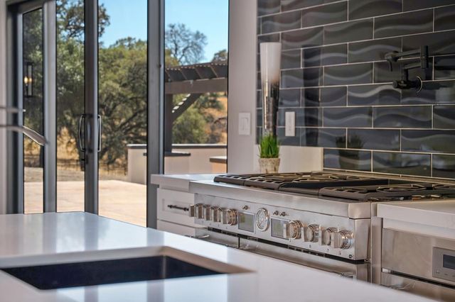 2040 W Green Springs Rd, El Dorado Hills, CA 95762