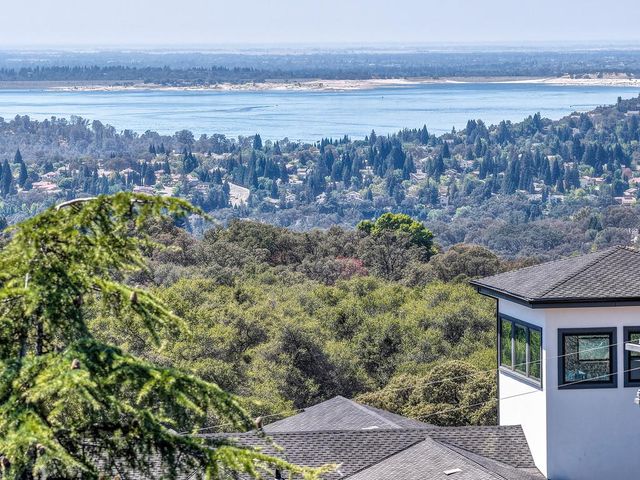 2040 W Green Springs Rd, El Dorado Hills, CA 95762