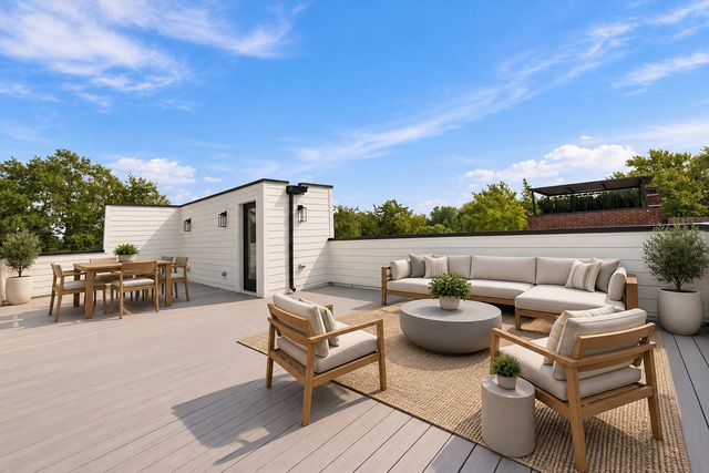 1914 N Rockwell Street, Chicago, IL 60647
