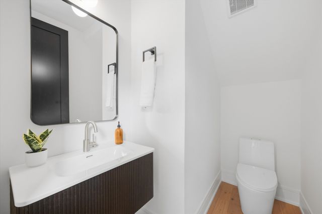1914 N Rockwell Street, Chicago, IL 60647